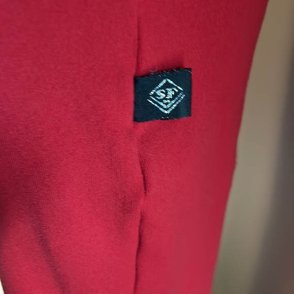 Square Fit workout capris with removable belt 17” inseam - Picture 5 of 5